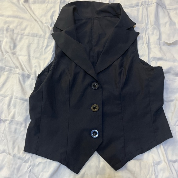 🌹💰Old Money Style Button up Vest💰🌹 - Picture 5 of 7